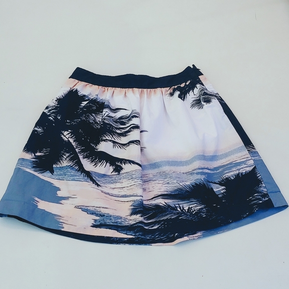 Banana Republic Dresses & Skirts - Banana Republic palm tree skirt size 2
